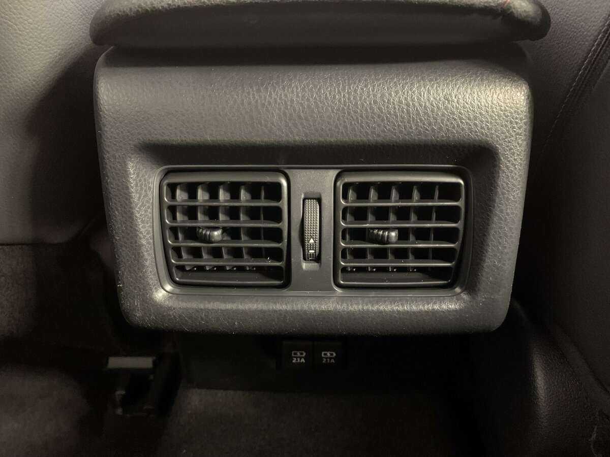 Toyota Camry 2019 года с пробегом. Фото: #15