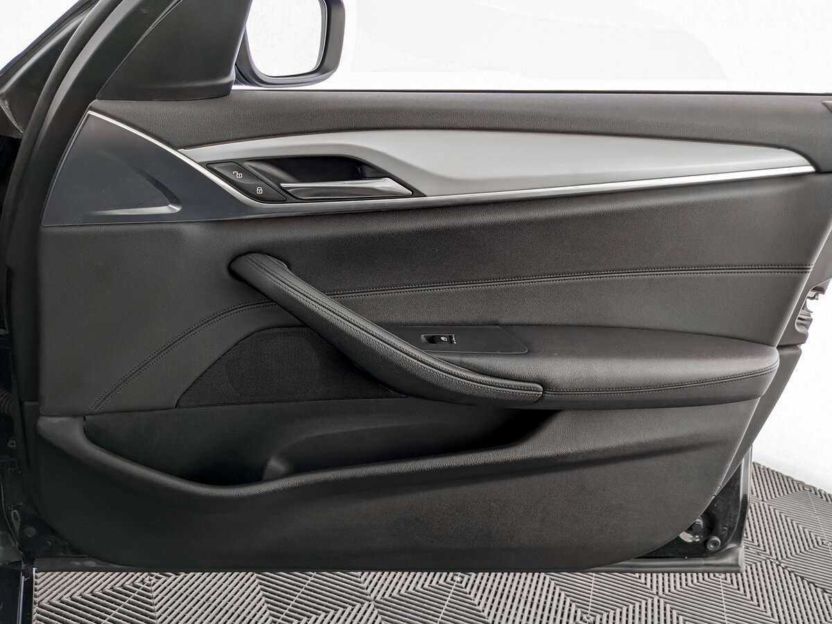 BMW 5 серии 2018 года с пробегом. Фото: #21