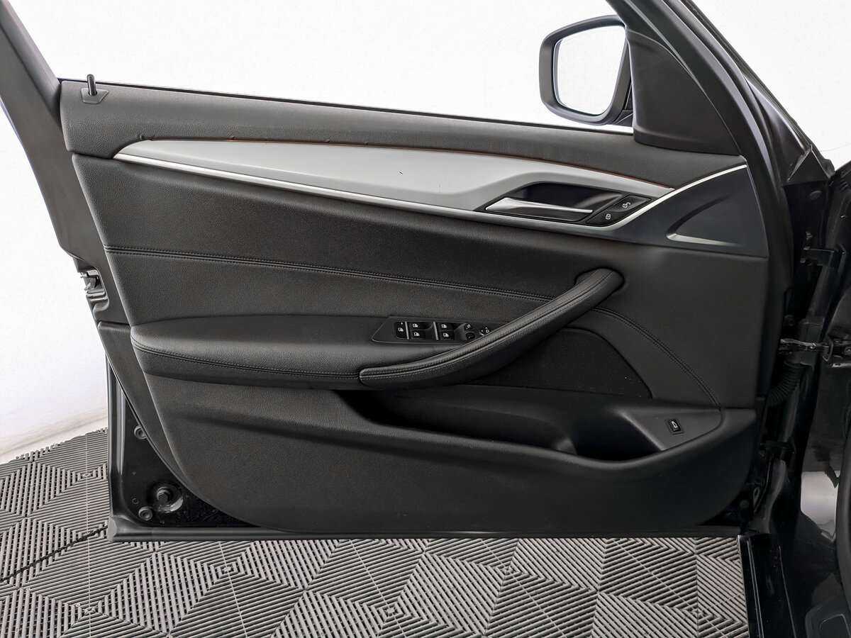 BMW 5 серии 2018 года с пробегом. Фото: #13