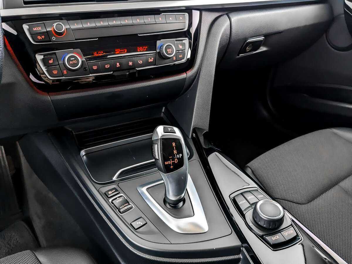 BMW 3 серии 2018 года с пробегом. Фото: #24