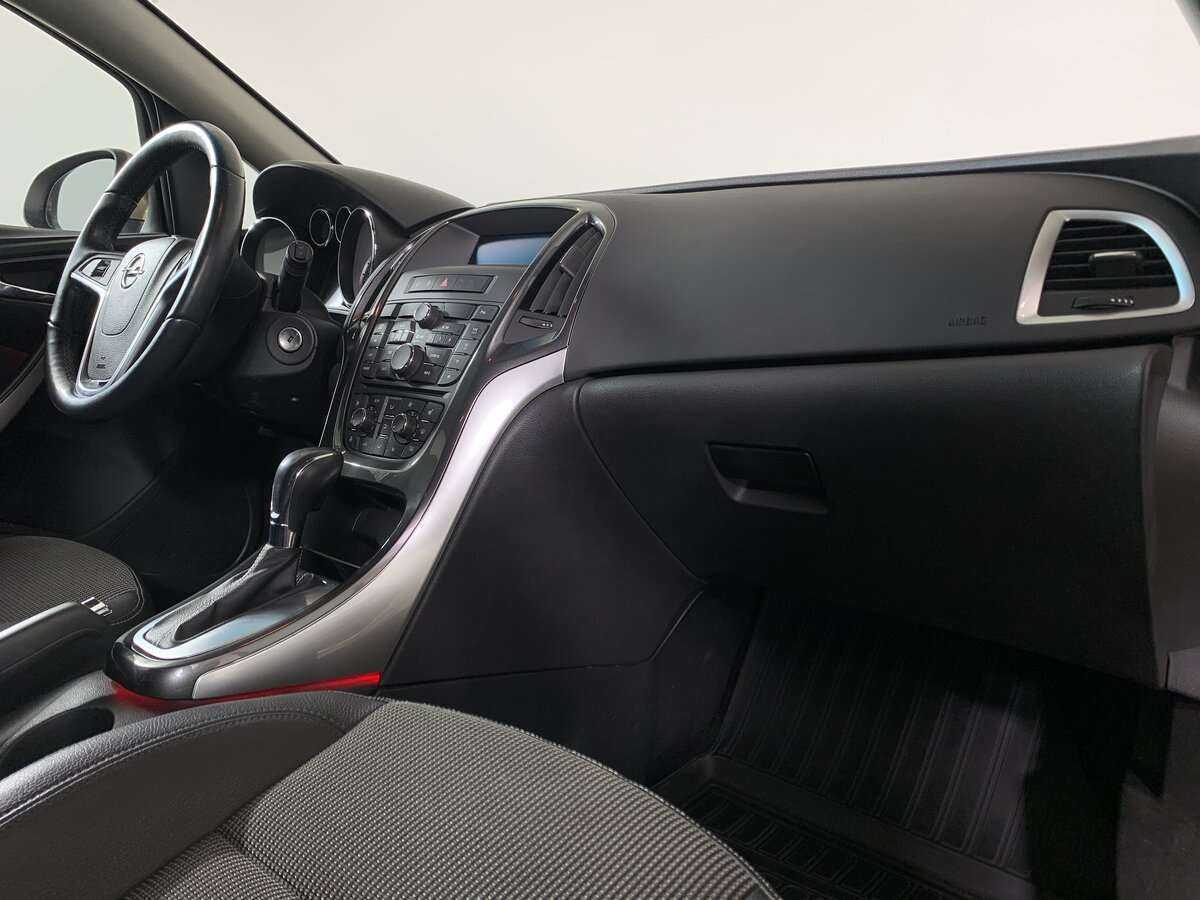Opel Astra 2012 года с пробегом. Фото: #10
