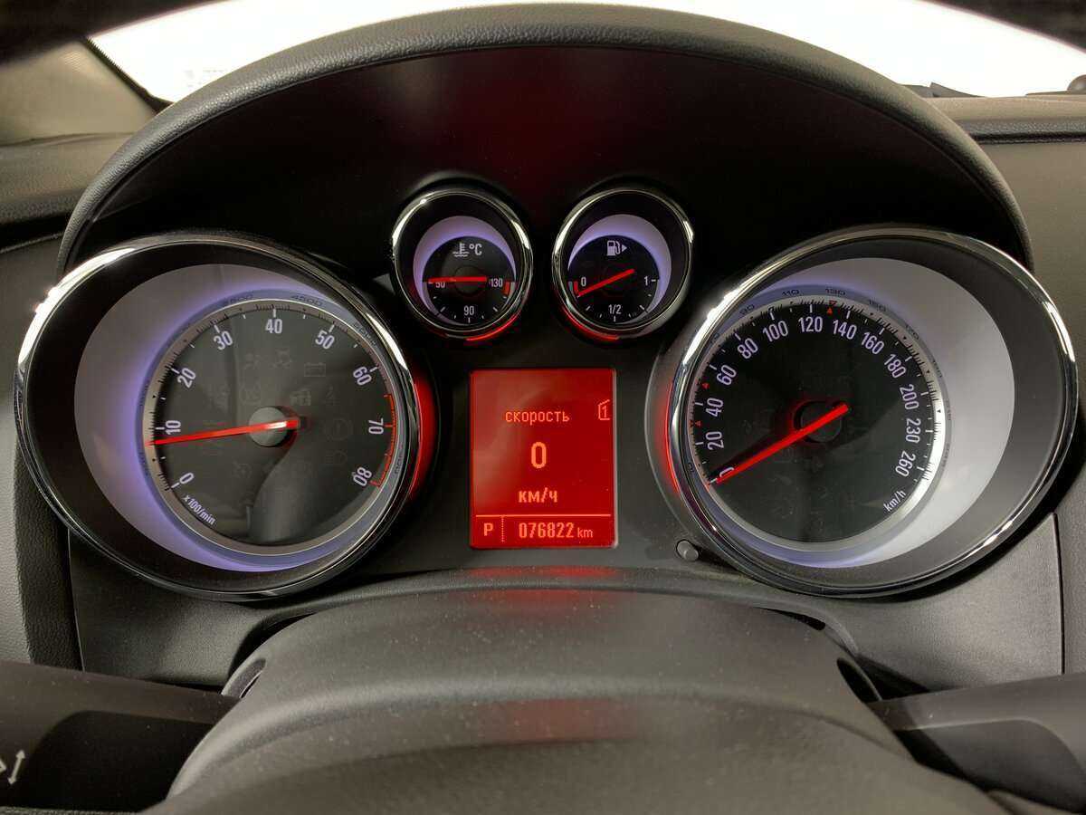 Opel Astra 2012 года с пробегом. Фото: #11