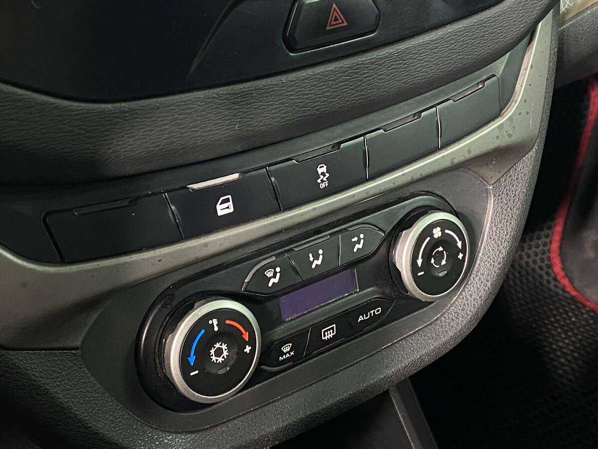 Lada (ВАЗ) Vesta 2017 года с пробегом. Фото: #13