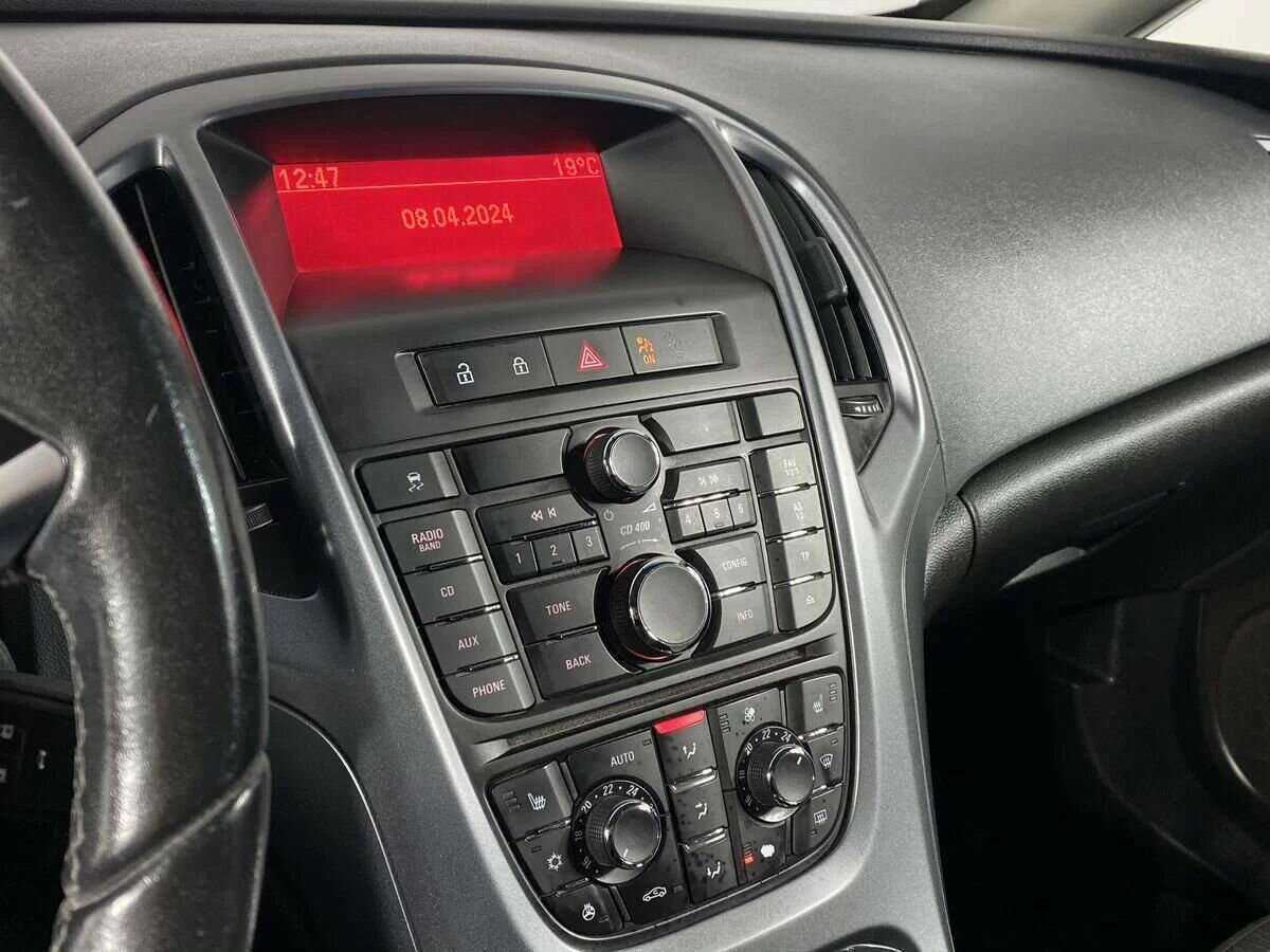 Б/У Опель Астра 2013 года. Фото: #14