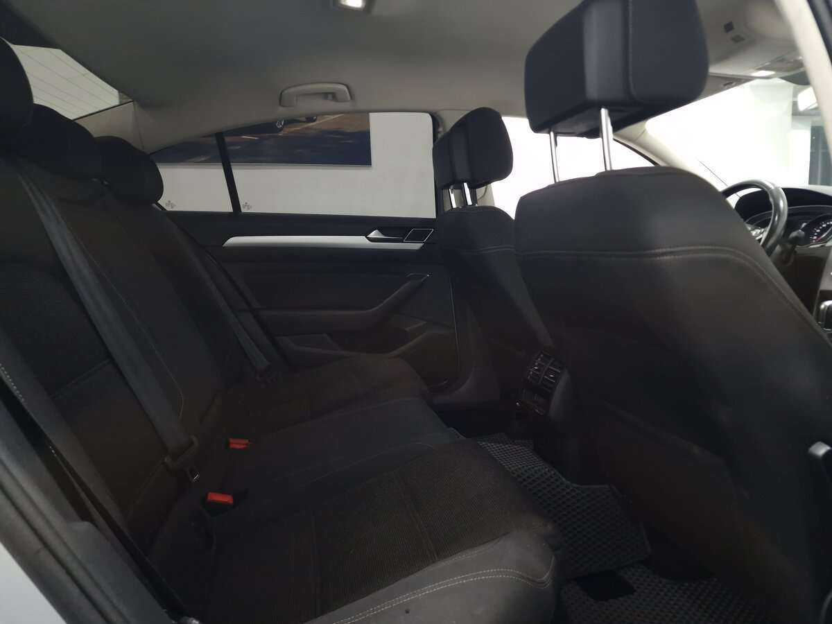 Volkswagen Passat 2015 года с пробегом. Фото: #16