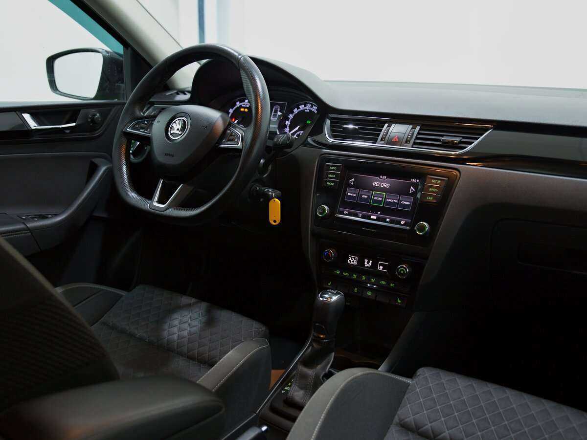 Skoda Rapid 2017 года с пробегом. Фото: #5