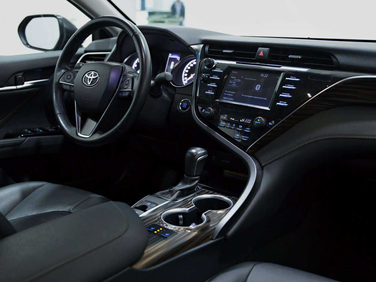 Toyota Camry 2020 года с пробегом. Фото: #6