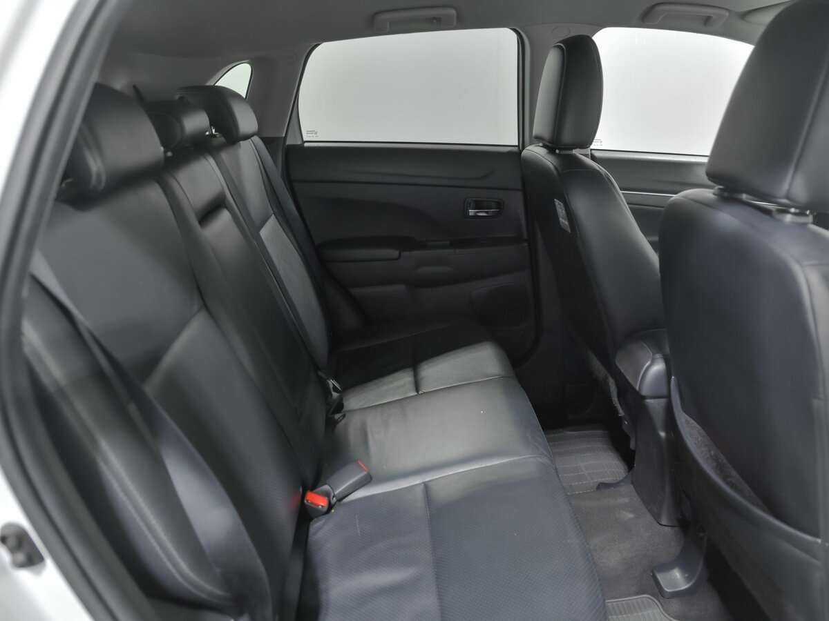 Б/У Митсубиши АС-Икс 2013 года. Фото: #15