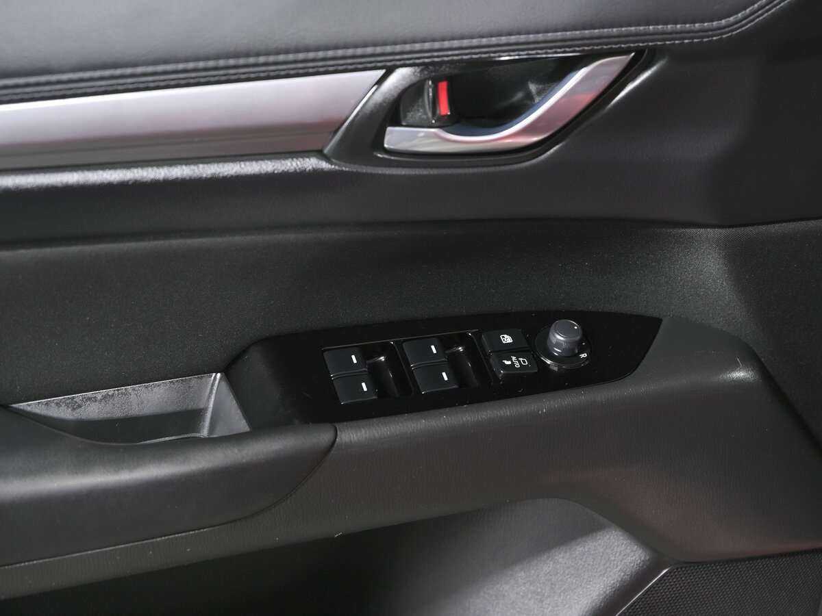 Б/У Мазда Ц-Икс-5 2017 года. Фото: #8