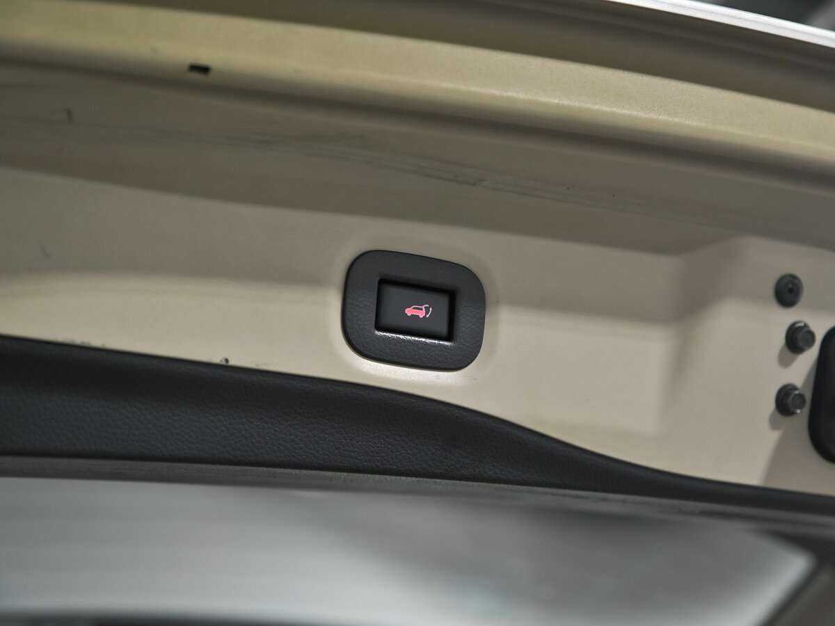 Б/У Ниссан Икс-Трейл 2015 года. Фото: #20