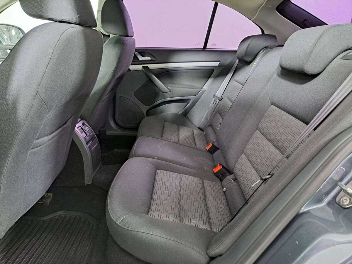 Б/У Шкода Октавия 2012 года. Фото: #7