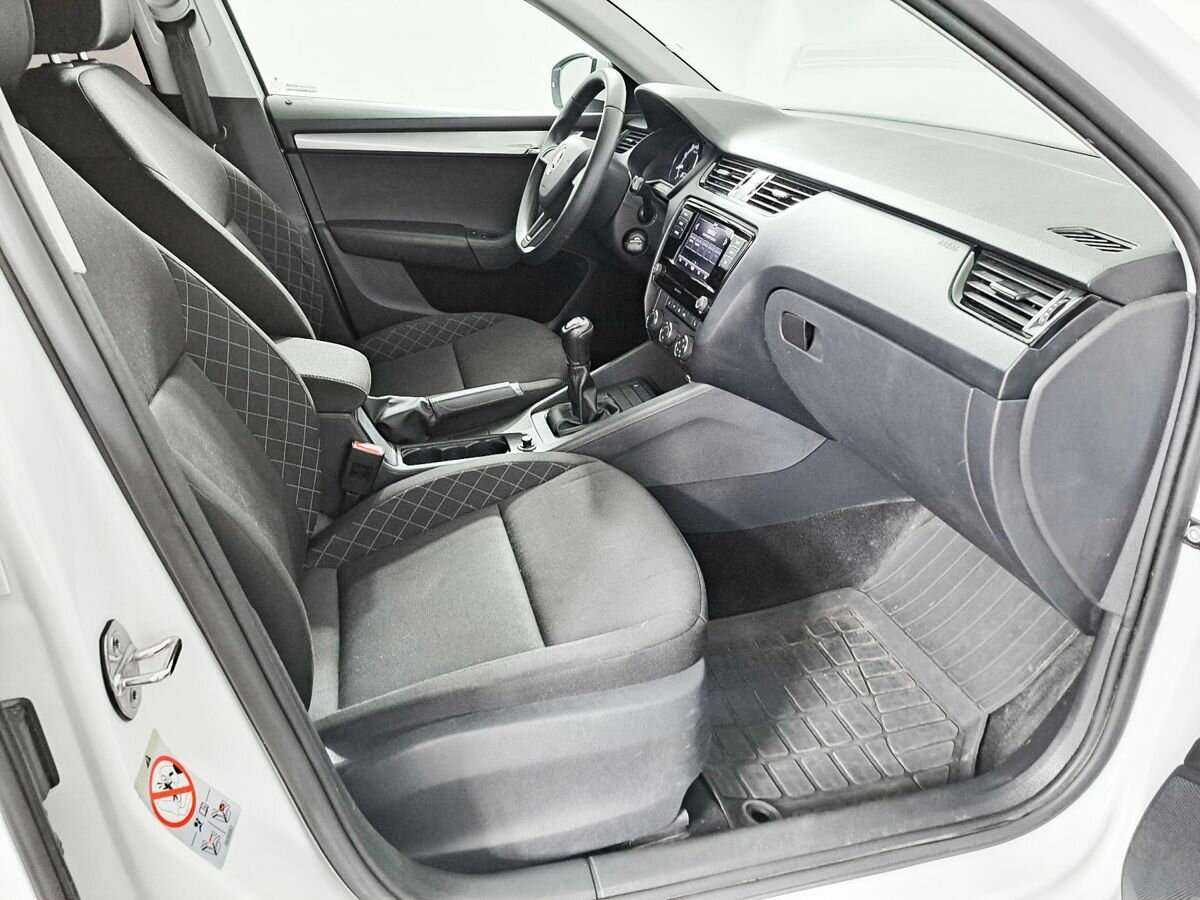 Б/У Шкода Октавия 2019 года. Фото: #7