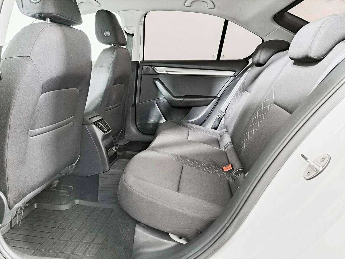 Б/У Шкода Октавия 2019 года. Фото: #8