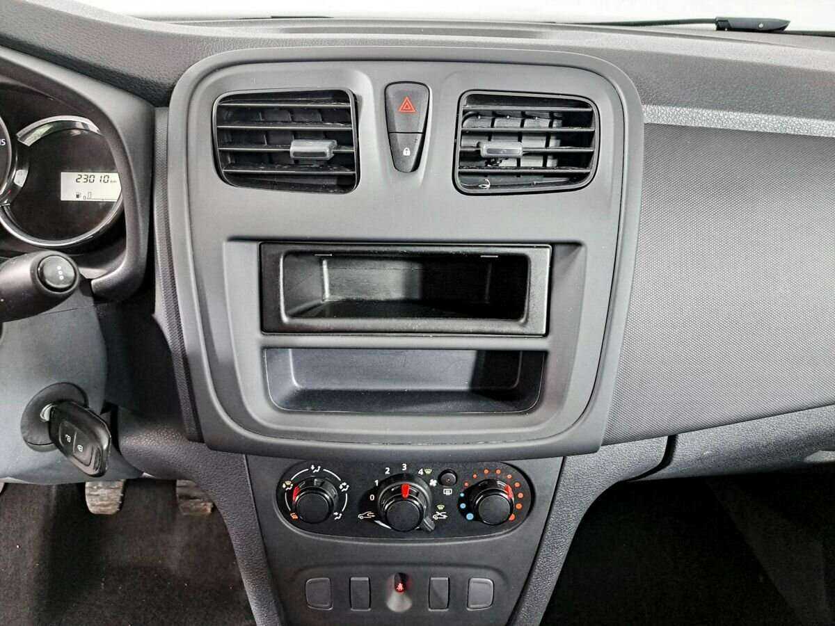 Renault Logan 2019 года с пробегом. Фото: #12