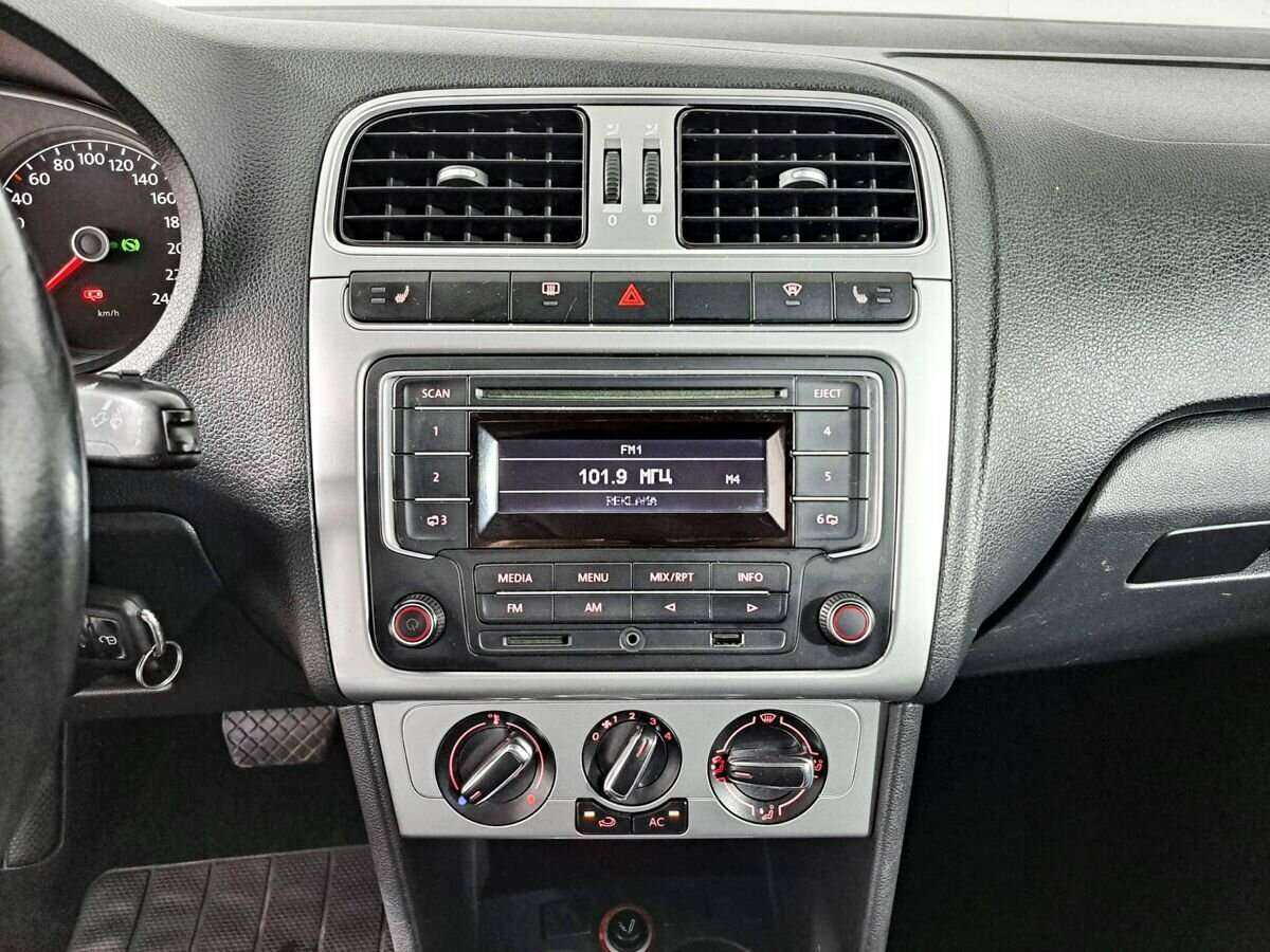 Б/У Фольксваген Поло 2013 года. Фото: #10