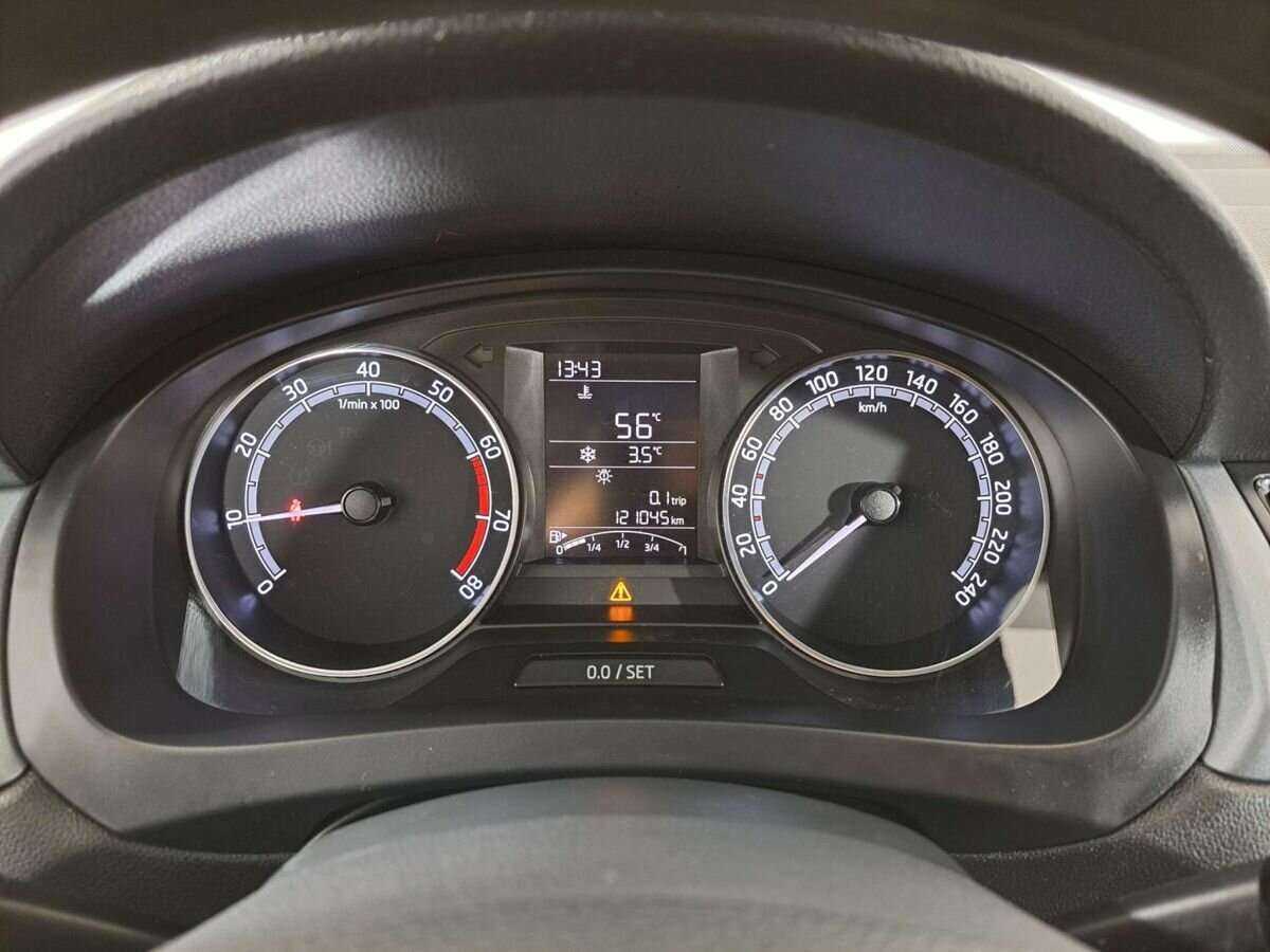 Б/У Шкода Рапид 2017 года. Фото: #12