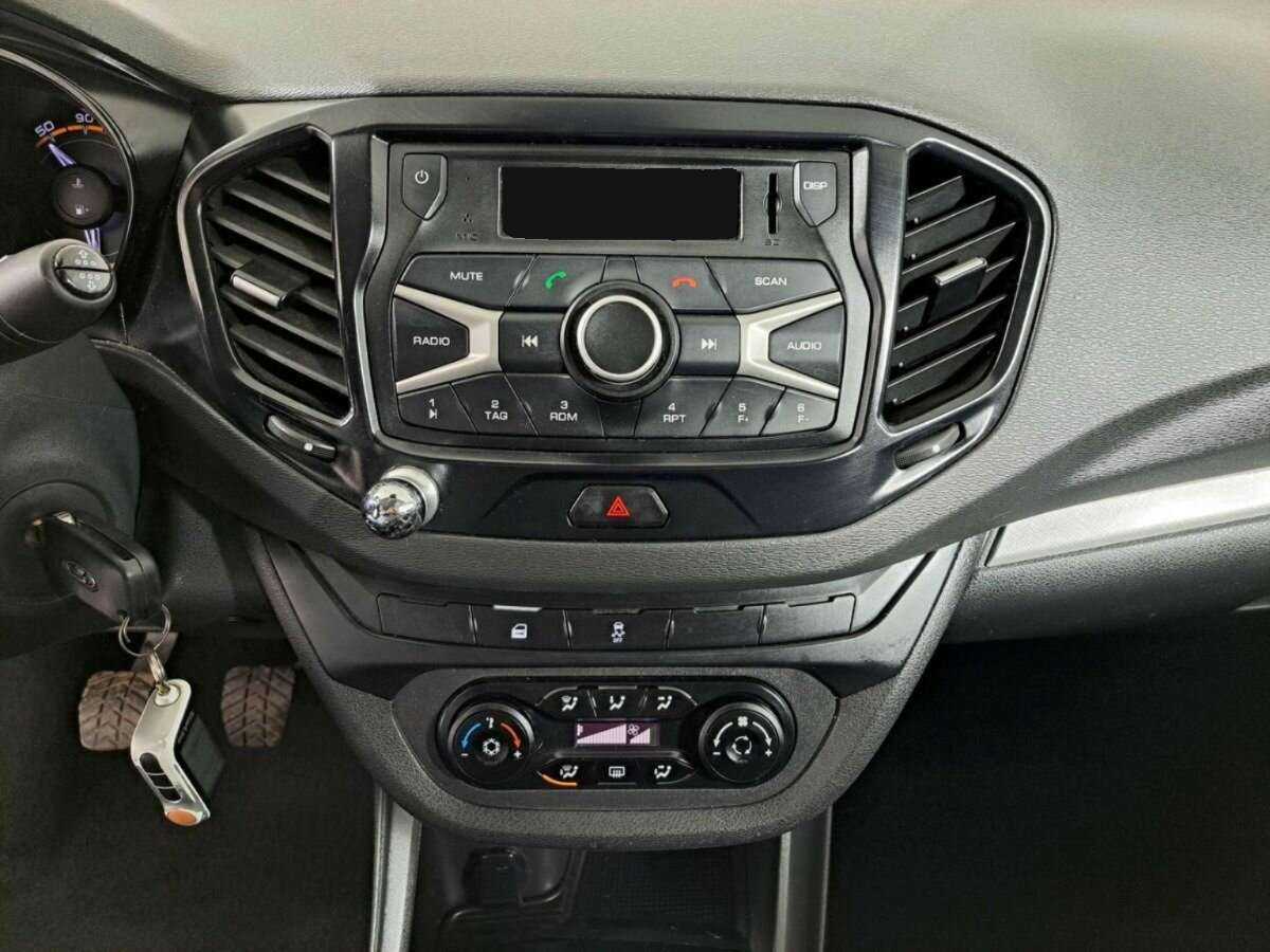 Lada (ВАЗ) Vesta 2018 года с пробегом. Фото: #14