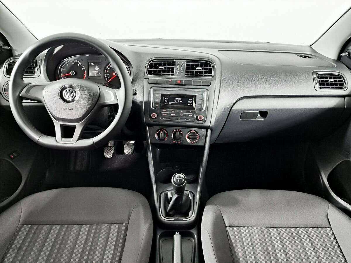 Б/У Фольксваген Поло 2019 года. Фото: #13