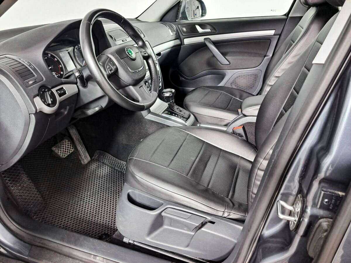 Б/У Шкода Октавия 2012 года. Фото: #12