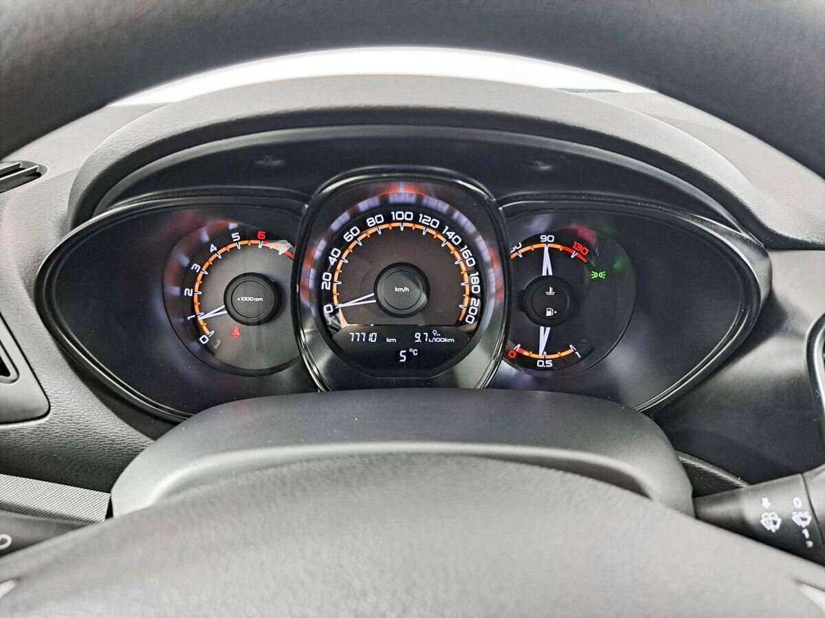 Lada (ВАЗ) Vesta 2019 года с пробегом. Фото: #10