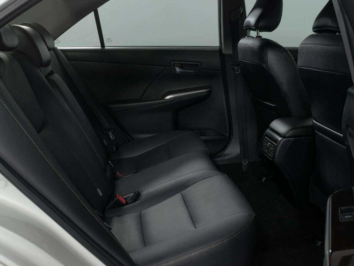 Б/У Тойота Камри 2016 года. Фото: #11