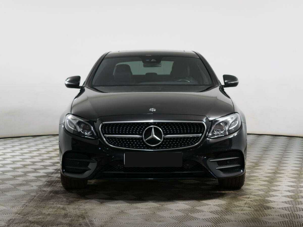 Mercedes-Benz E-Класс 2017 года с пробегом. Фото: #1