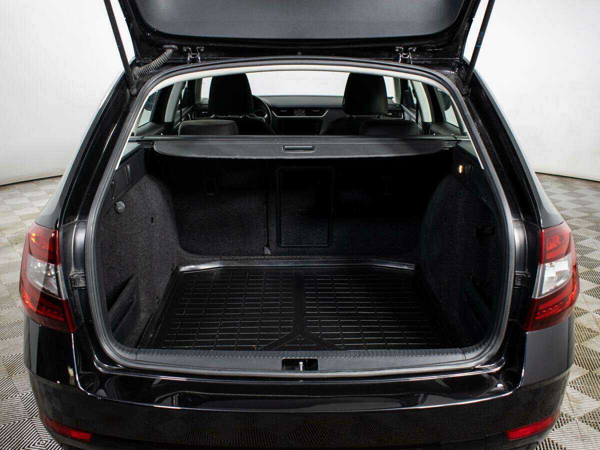 Б/У Шкода Октавия 2018 года. Фото: #13