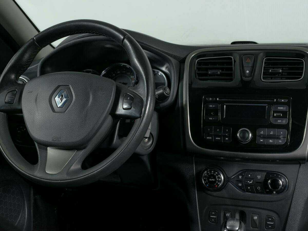 Б/У Рено Сандеро 2017 года. Фото: #8