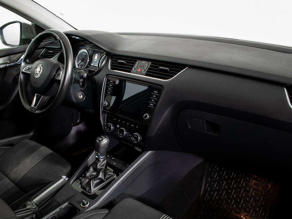 Б/У Шкода Октавия 2018 года. Фото: #6