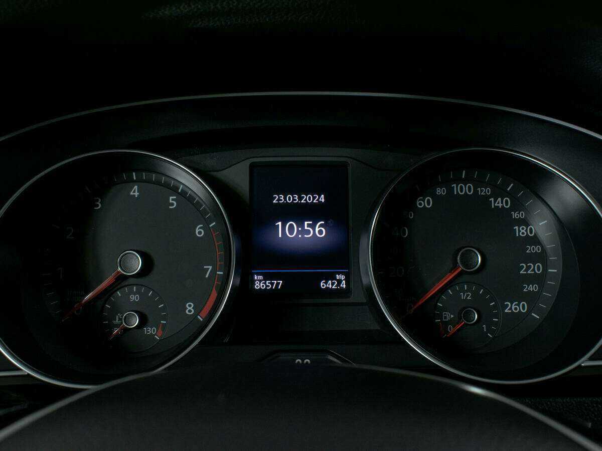 Б/У Фольксваген Пассат 2017 года. Фото: #10