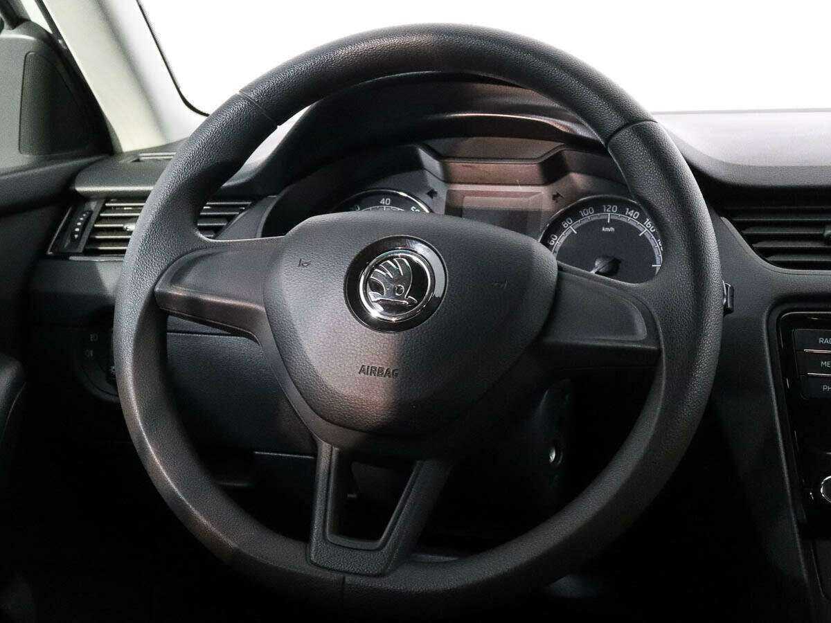 Б/У Шкода Октавия 2018 года. Фото: #10