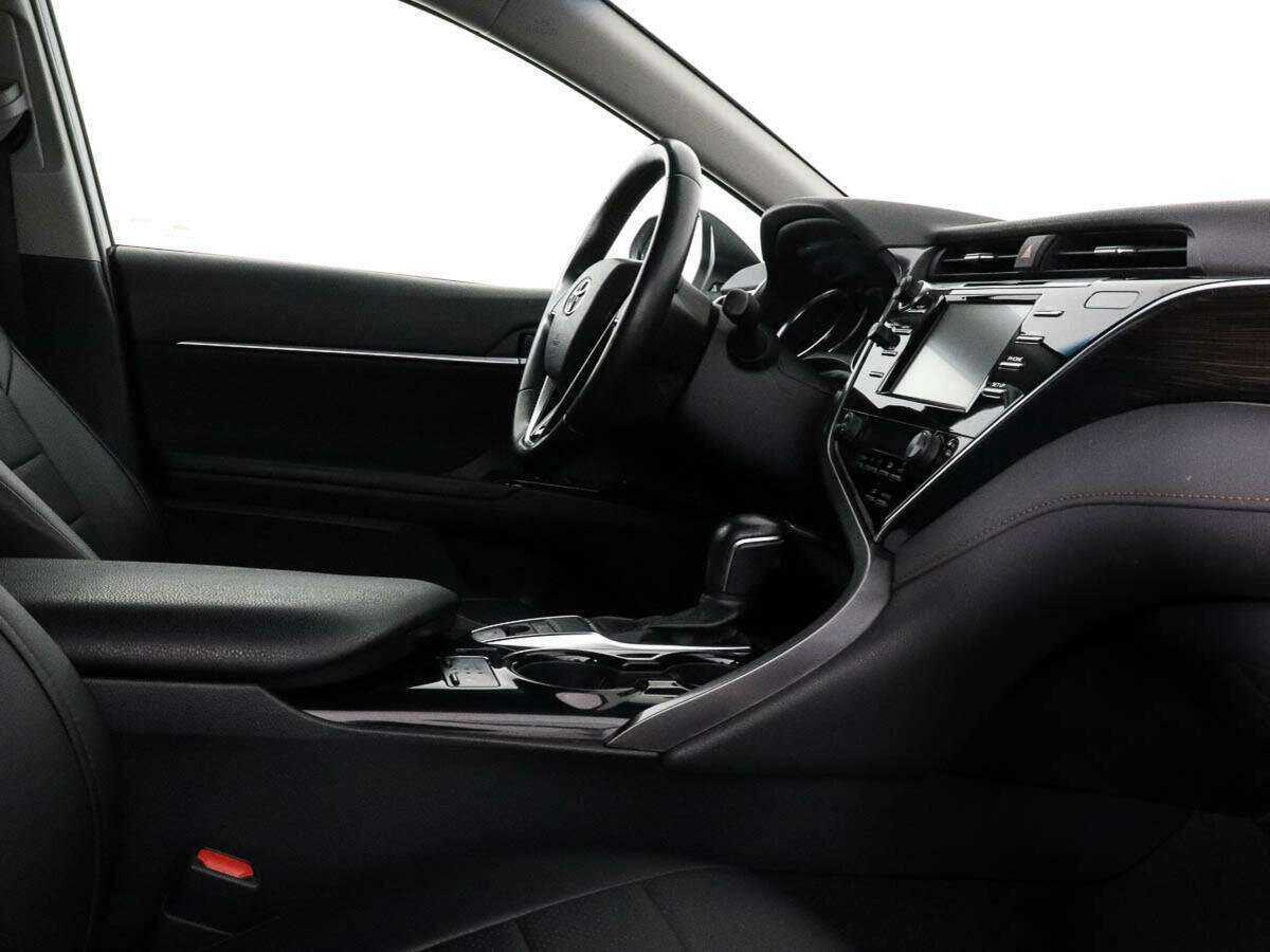 Toyota Camry 2020 года с пробегом. Фото: #6