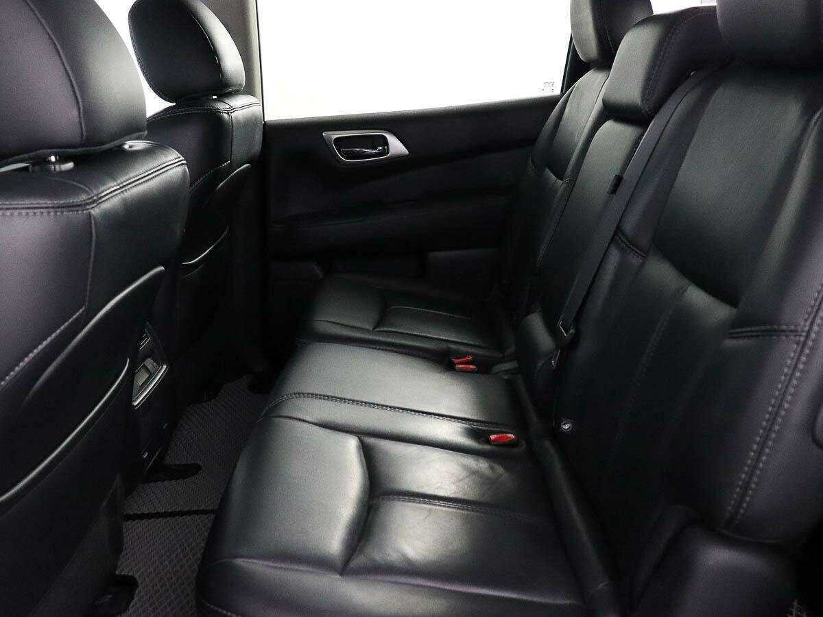 Б/У Ниссан Патфайндер 2017 года. Фото: #9