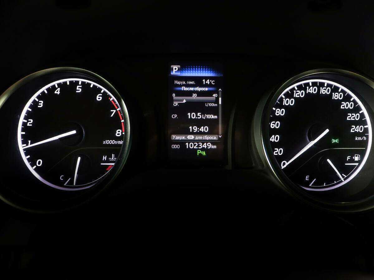 Toyota Camry 2019 года с пробегом. Фото: #8