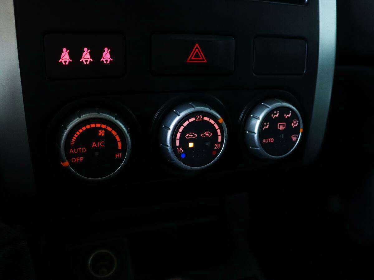 Б/У Ниссан Икс-Трейл 2013 года. Фото: #13