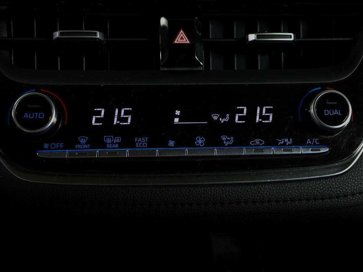 Б/У Тойота Королла 2019 года. Фото: #17