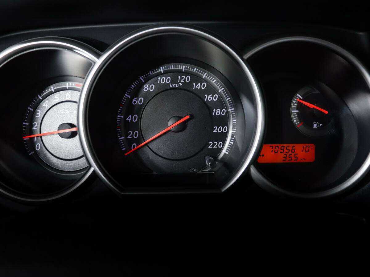 Б/У Ниссан Тиида 2012 года. Фото: #10