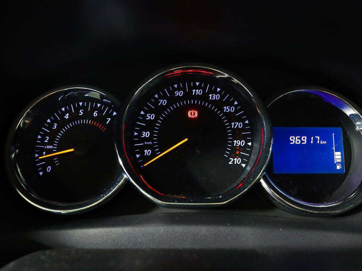 Б/У Рено Сандеро 2016 года. Фото: #8