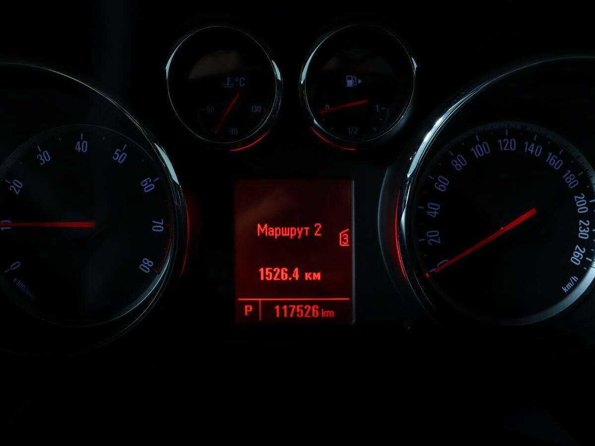 Б/У Опель Астра 2012 года. Фото: #9