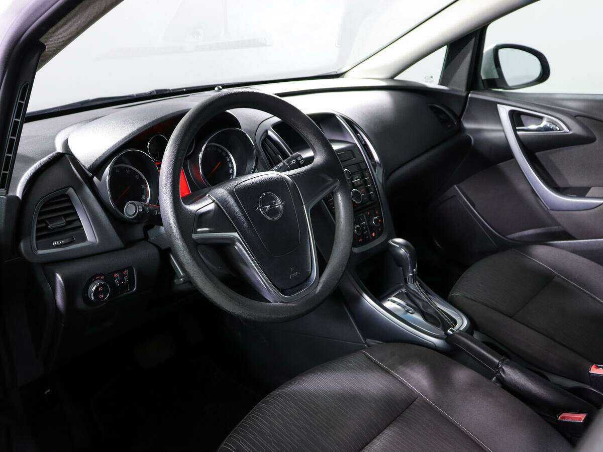 Б/У Опель Астра 2012 года. Фото: #12