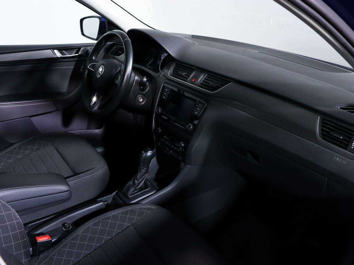 Б/У Шкода Рапид 2017 года. Фото: #6