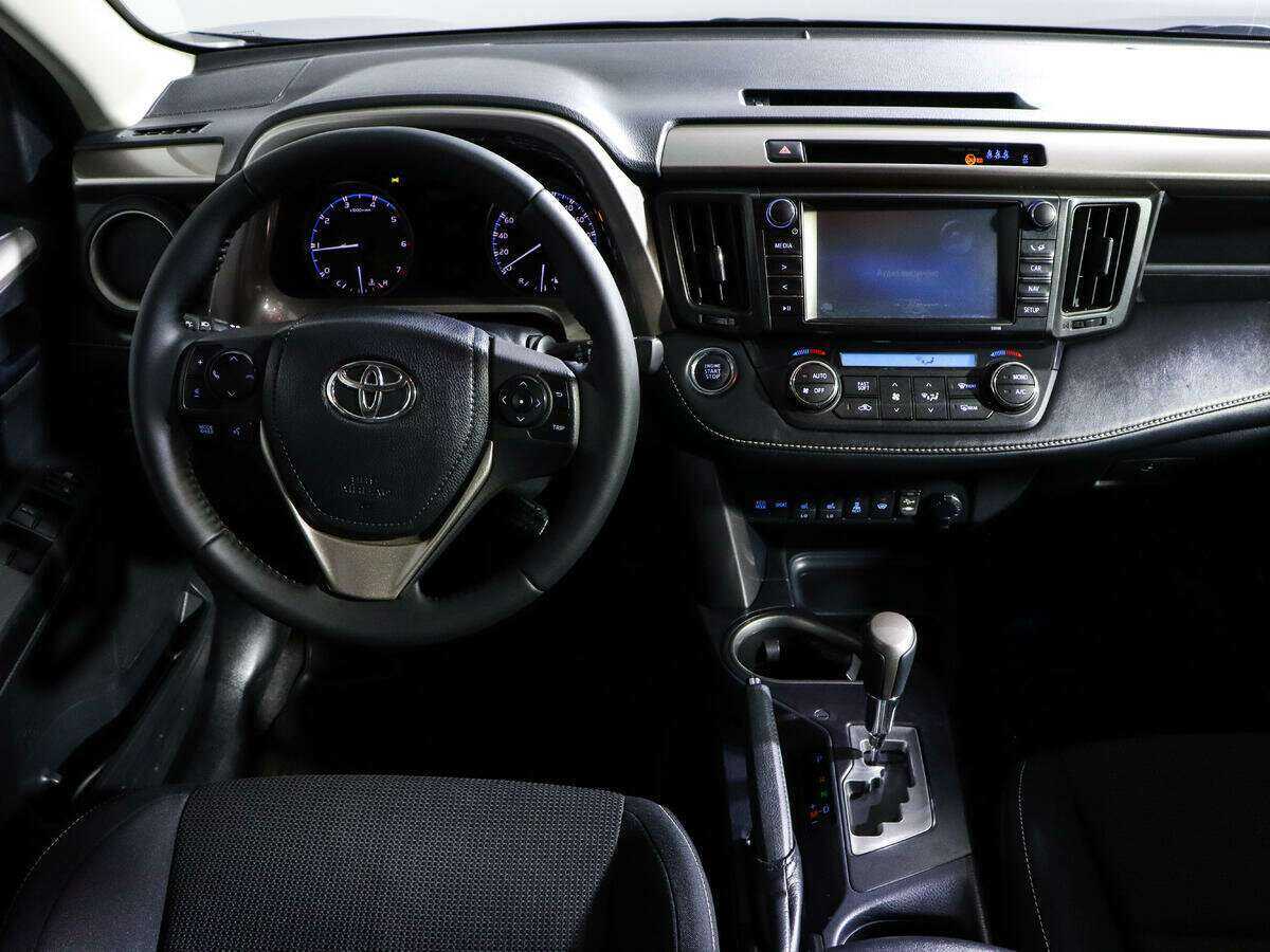 Toyota RAV4 2017 года с пробегом. Фото: #9