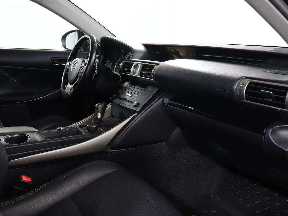 Lexus IS 2015 года с пробегом. Фото: #5