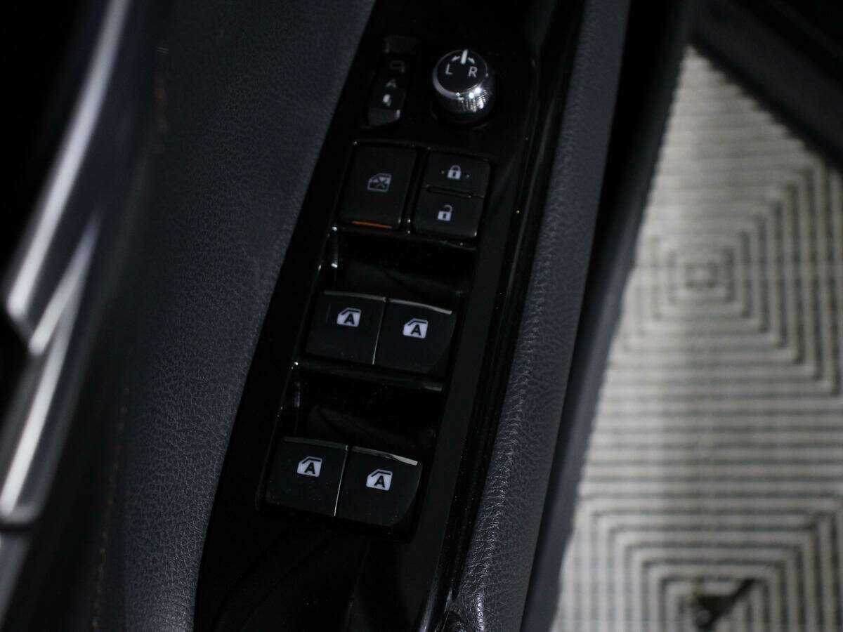 Toyota Camry 2018 года с пробегом. Фото: #12