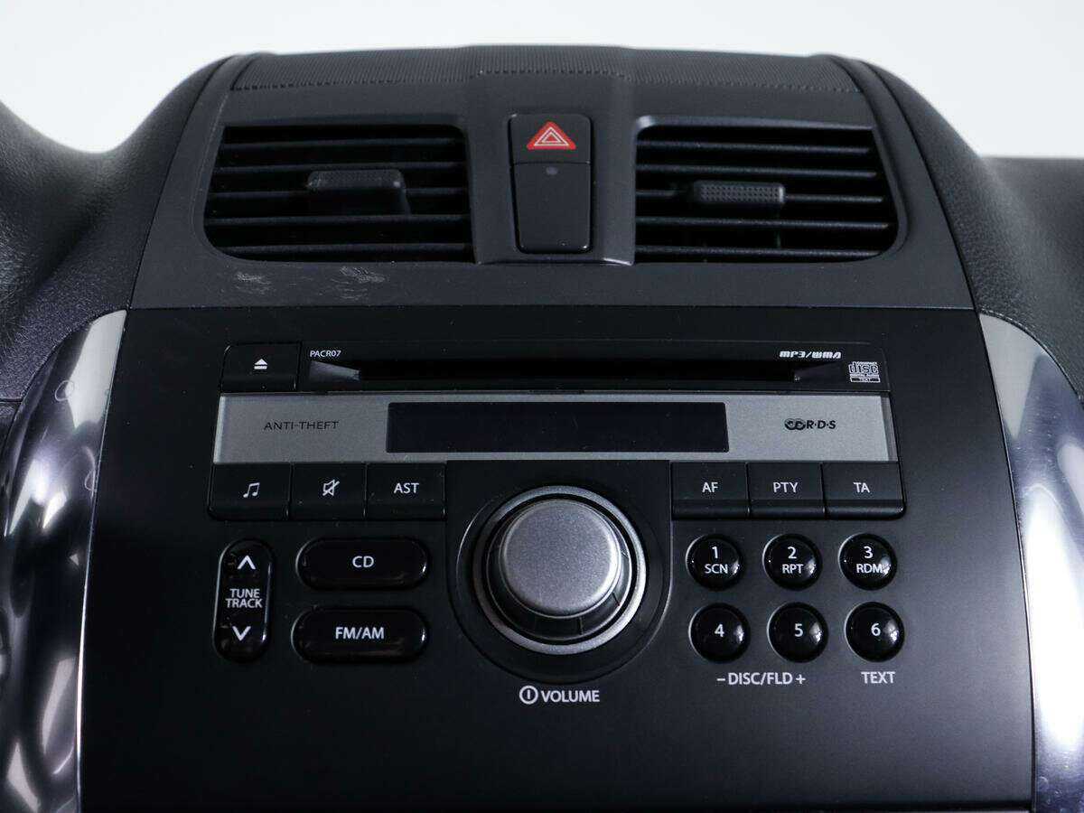 Б/У Сузуки С-Икс4 2013 года. Фото: #16