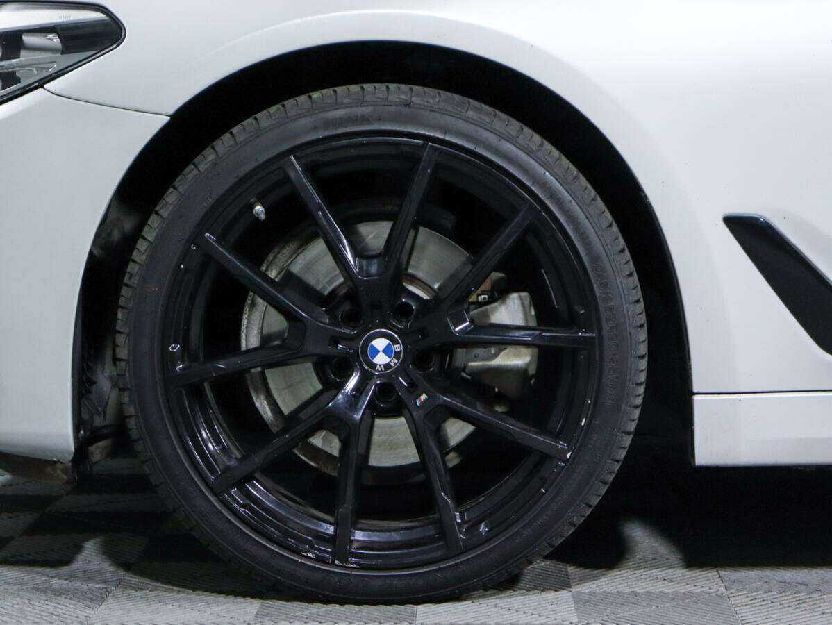 BMW 5 серии 2018 года с пробегом. Фото: #12
