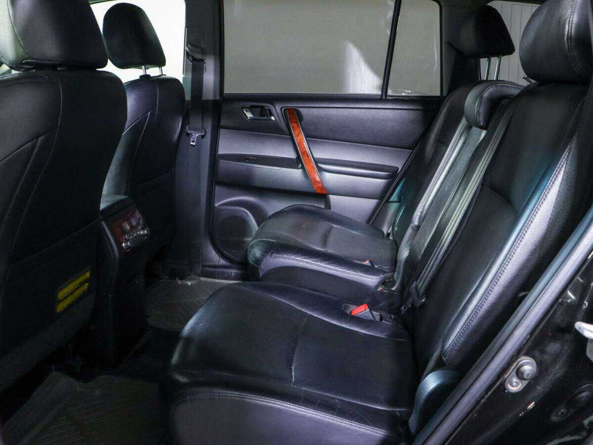 Б/У Тойота Хайлэндер 2012 года. Фото: #9