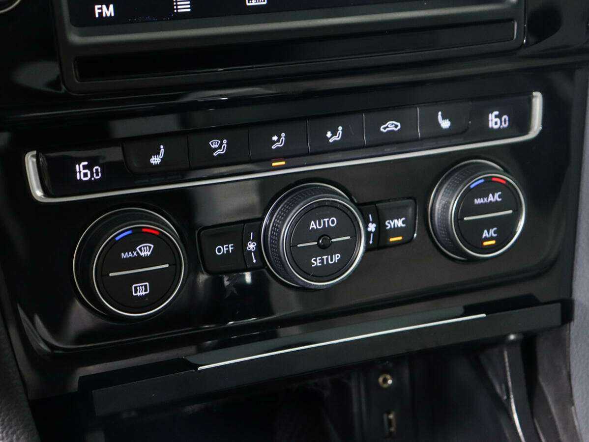 Б/У Фольксваген Гольф 2013 года. Фото: #15