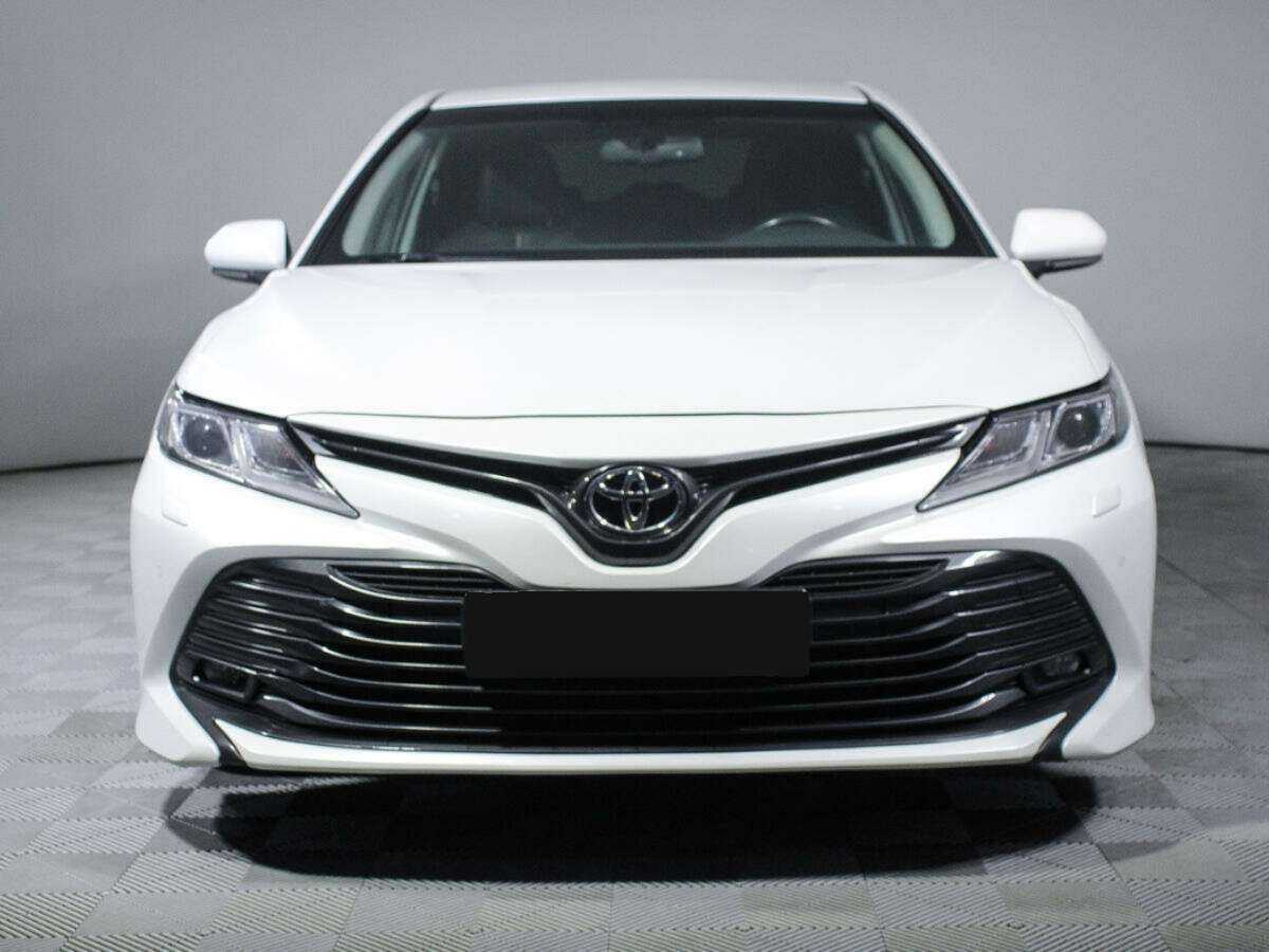 Toyota Camry 2020 года с пробегом. Фото: #1