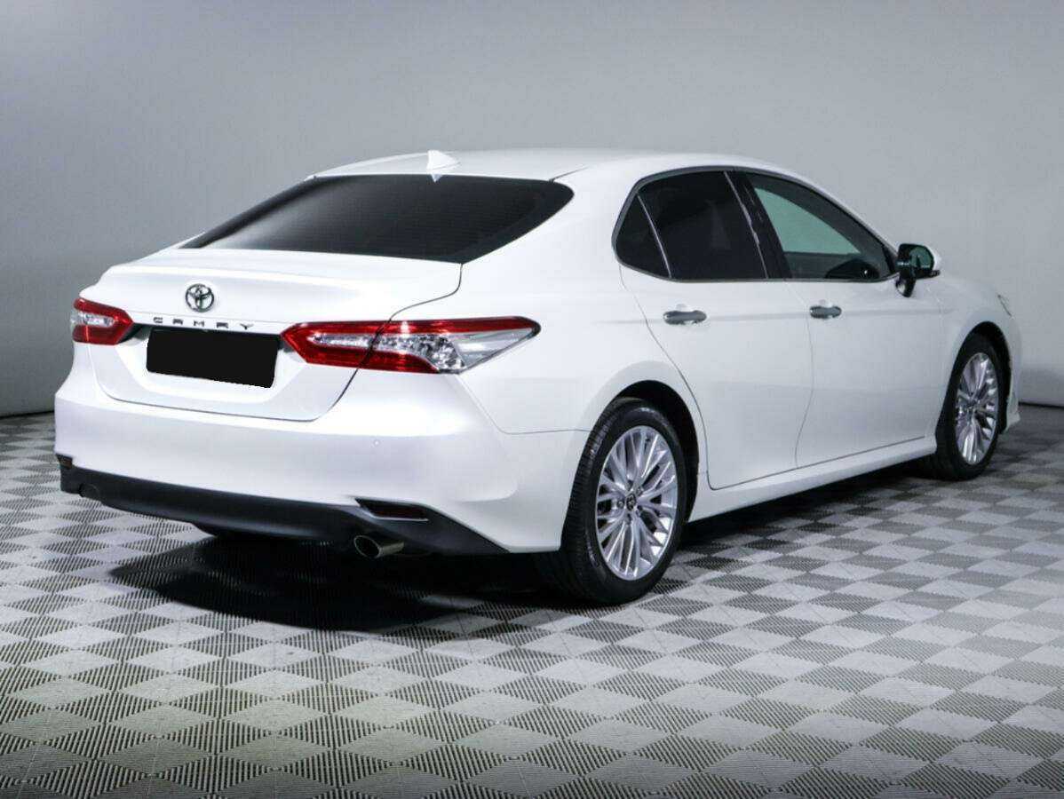 Toyota Camry 2018 года с пробегом. Фото: #3